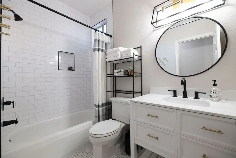 Gilbert Douglas 1 Bedroom Home by RedAwning