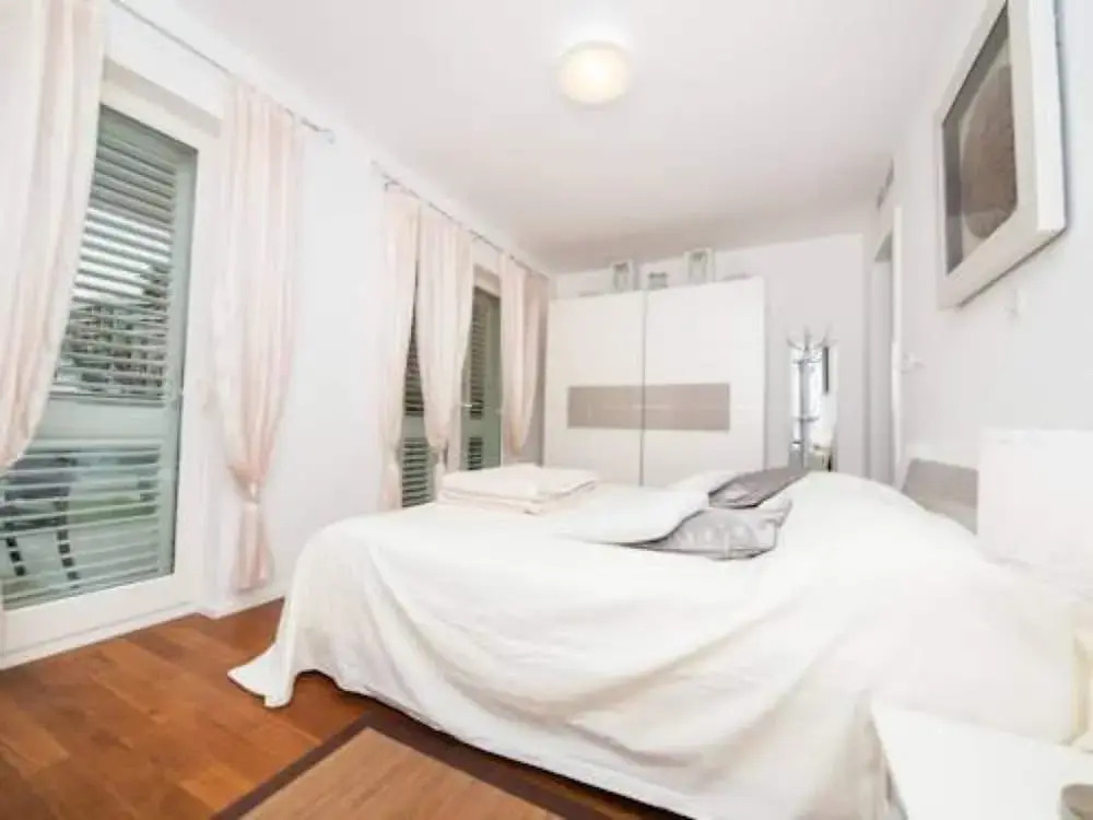 Apartment Vesna - Superior Three Bedroom Apartment With Balcony