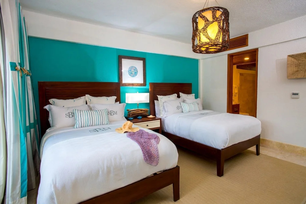 Oceanview Lux Villa - With Eden Roc Club Access