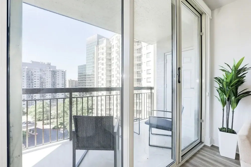 Elegant 2BR Apartment - Minutes to D.C.