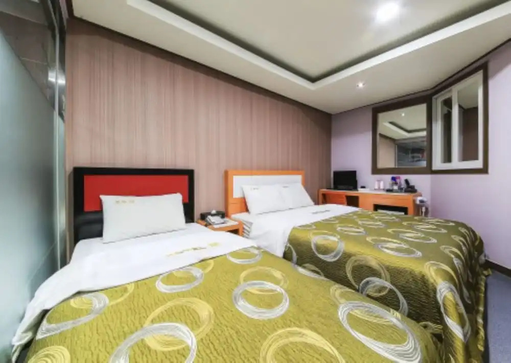 Hotel M