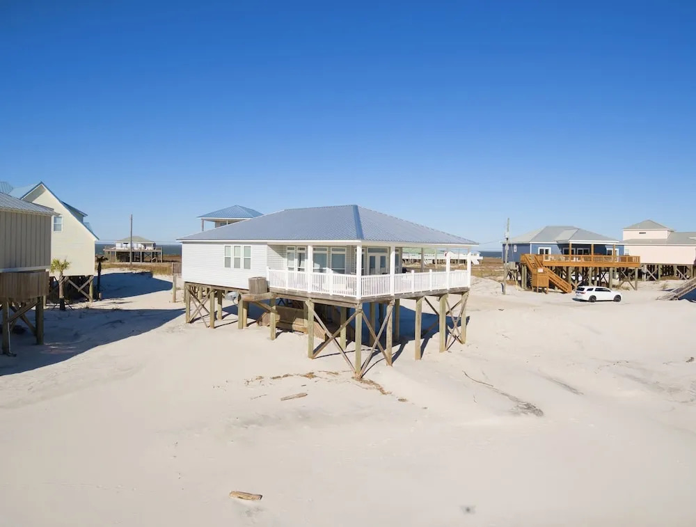 Simple Pleasures - Nothing Between You And The Water But Sugar White Sand! 3 Bedroom Home by RedAwning
