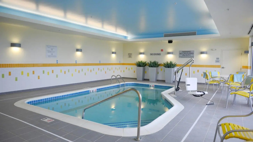 Fairfield Inn and Suites Canton South