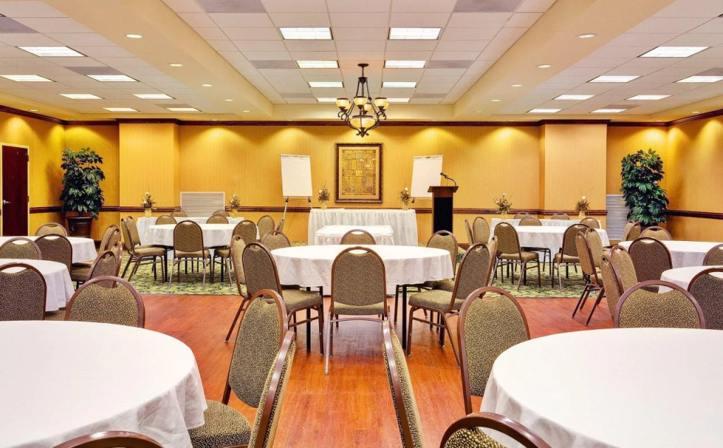 Holiday Inn Express Hotel & Suites Millington-Memphis Area by IHG