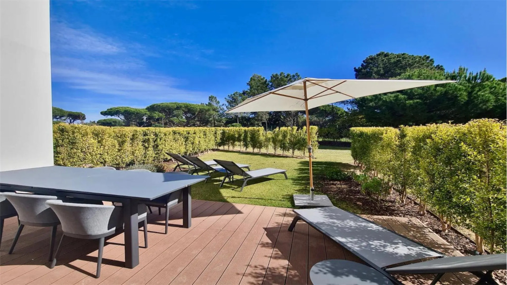 Villa Sadler- Clever Details, Central Vilamoura, Sleeps 6, luxury, walking distance