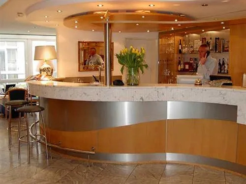Hotel Am Schlosspark , Wiesbaden