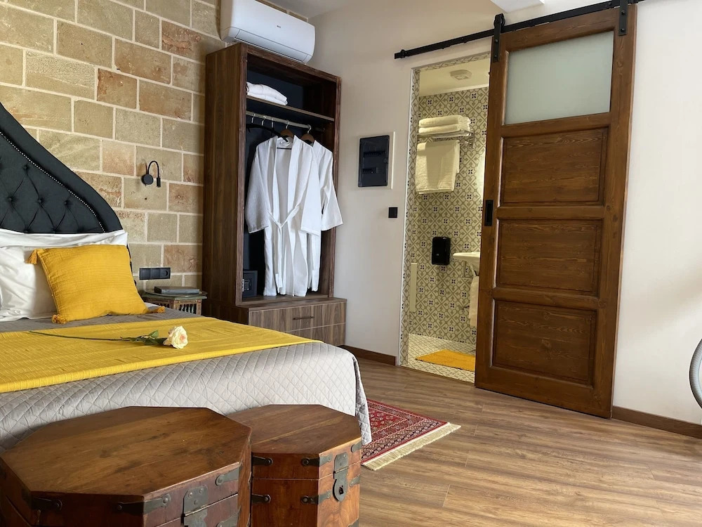 Utopia Luxury Suites - Old Town