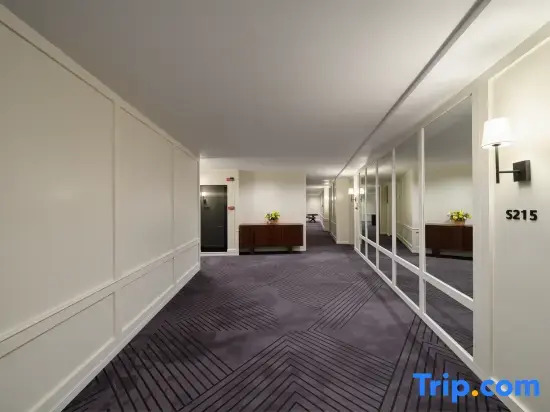 SFEEL Designer Hotel (Yibin Railway Station · Vientiane Tiandi Branch)