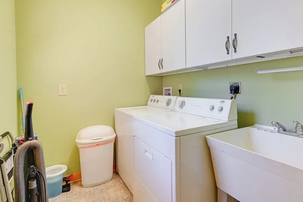 Hiawassee Vacation Rental: 1 Mi to Lake Chatuge!