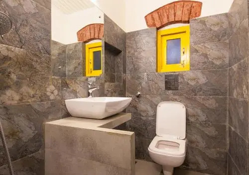Retreat on Cloud 9 by Vista Rooms