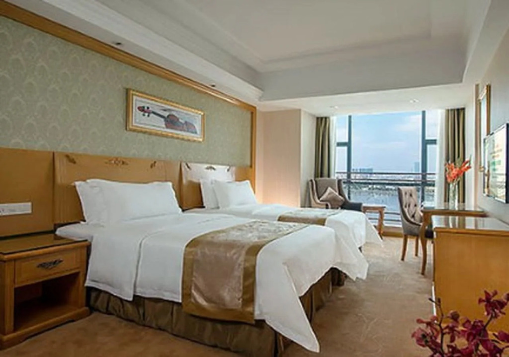 Vienna Hotel Guangzhou Chimelong Dashi Metro Station