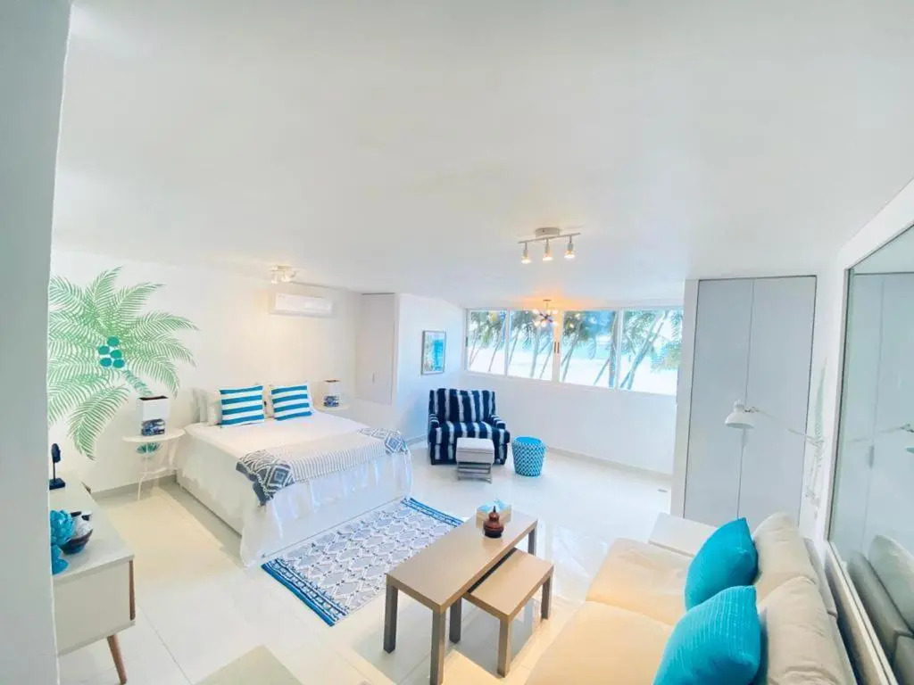 KASA Las Palmas studio apt for 2 OCEAN VIEW BEACHFRONT CONDO POOL