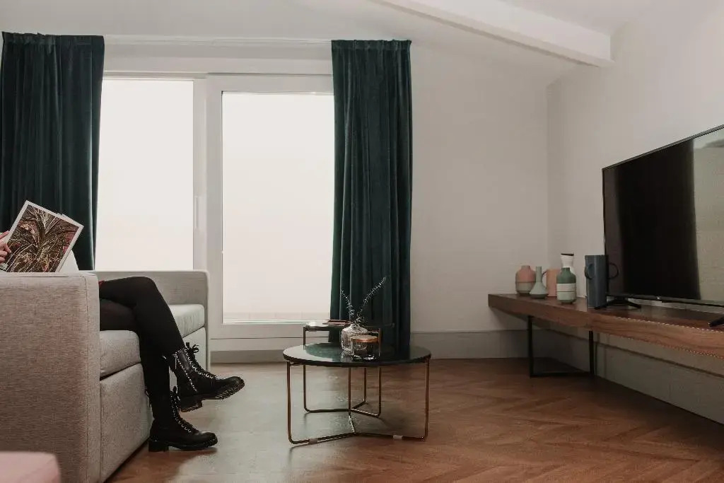 Room Mate Collection Helen Berger
