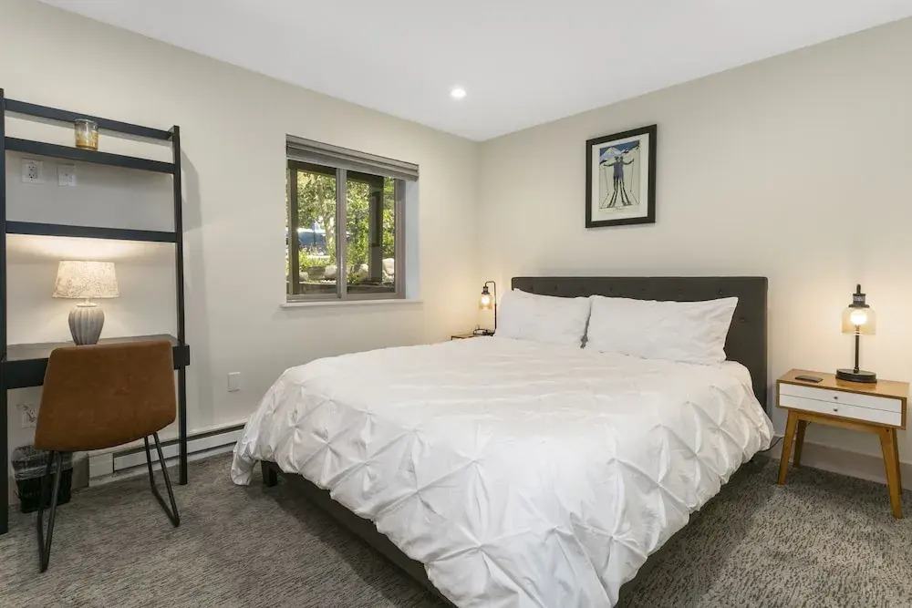 4192 Spruce Way 1 Bedroom Condo