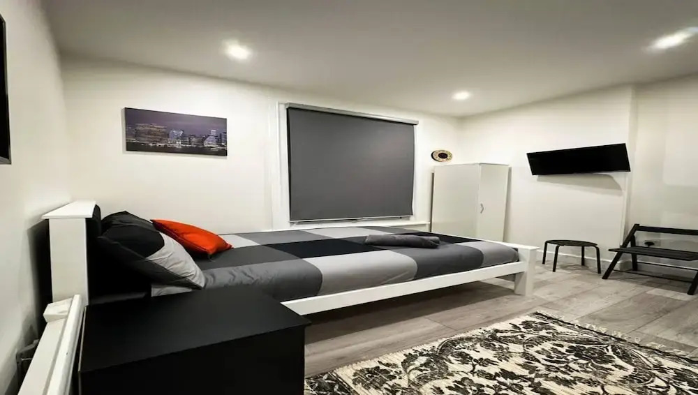 MIA Residence - Entire Studio apartment - City View - London - Next to Ealing Broadway Station