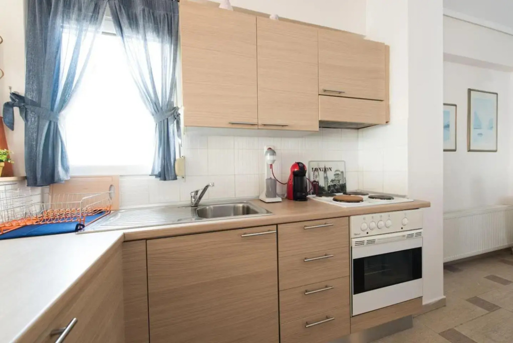Apartment with marina view