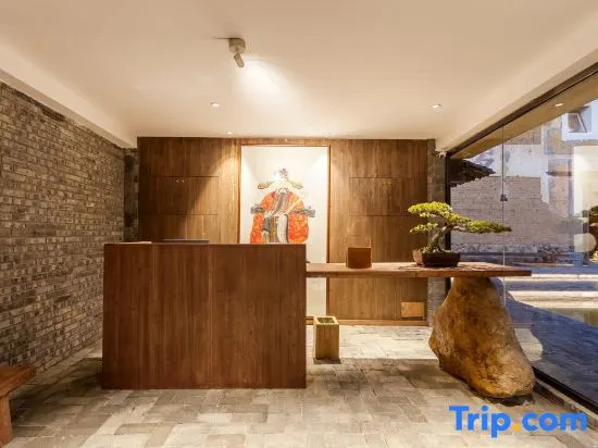 Yunshui Ruyi Travel And DL Tulou Culture B&B