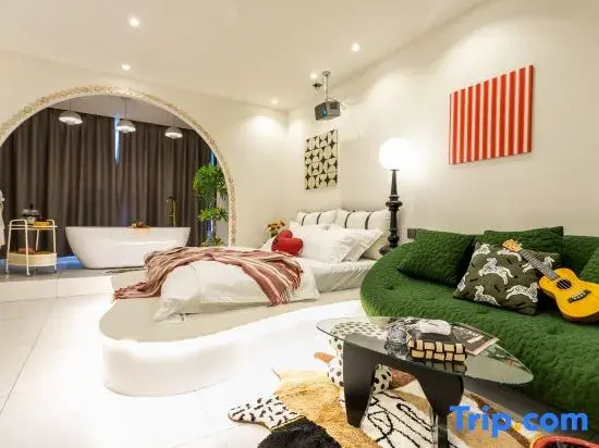 Liangyue Buwan B&B (Gouyan Street Branch)