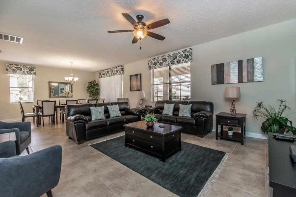 5-Bedroom Villa in Four Corners 1458RF