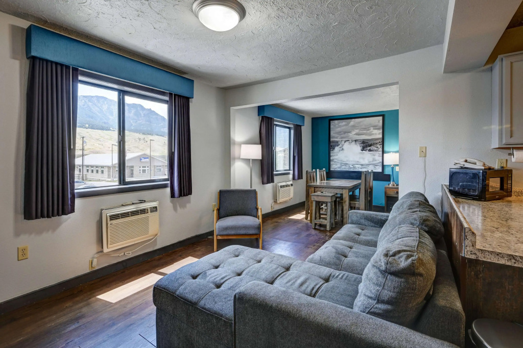 Super 8 by Wyndham Gardiner/Yellowstone Park Area