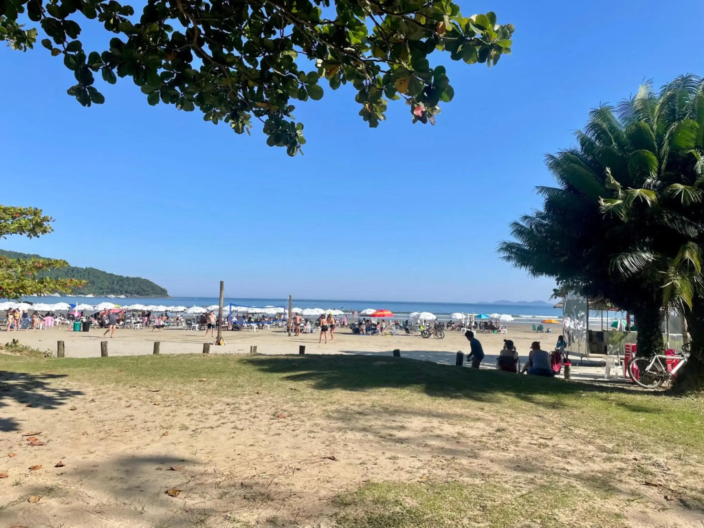 Casa frente ao mar/pé na areia no Indaiá até 18 pessoas