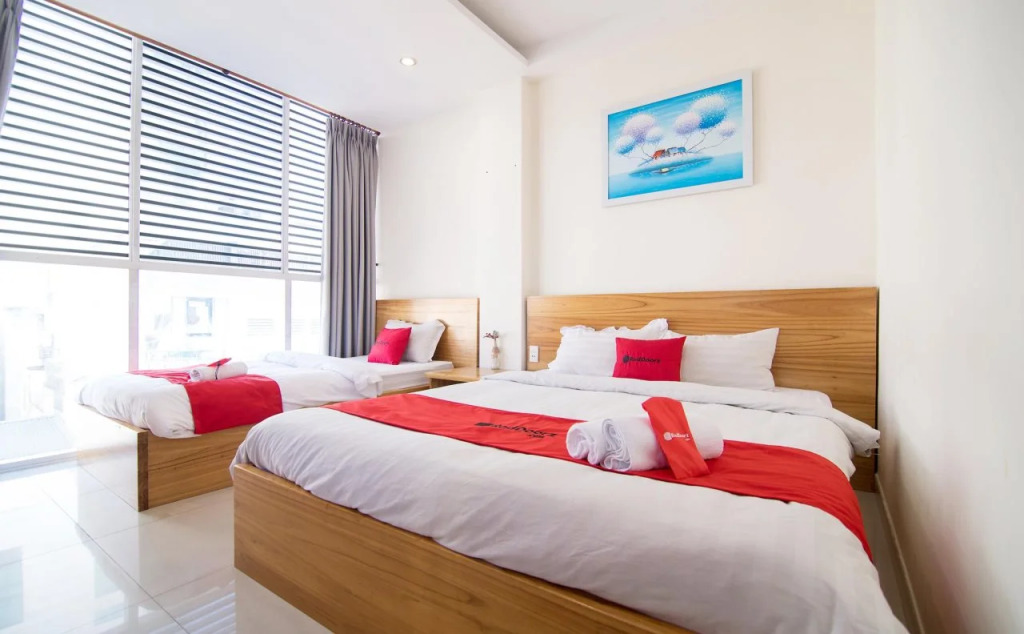 KnK Inn Boutique Hotel and Rooftop Sports Pub