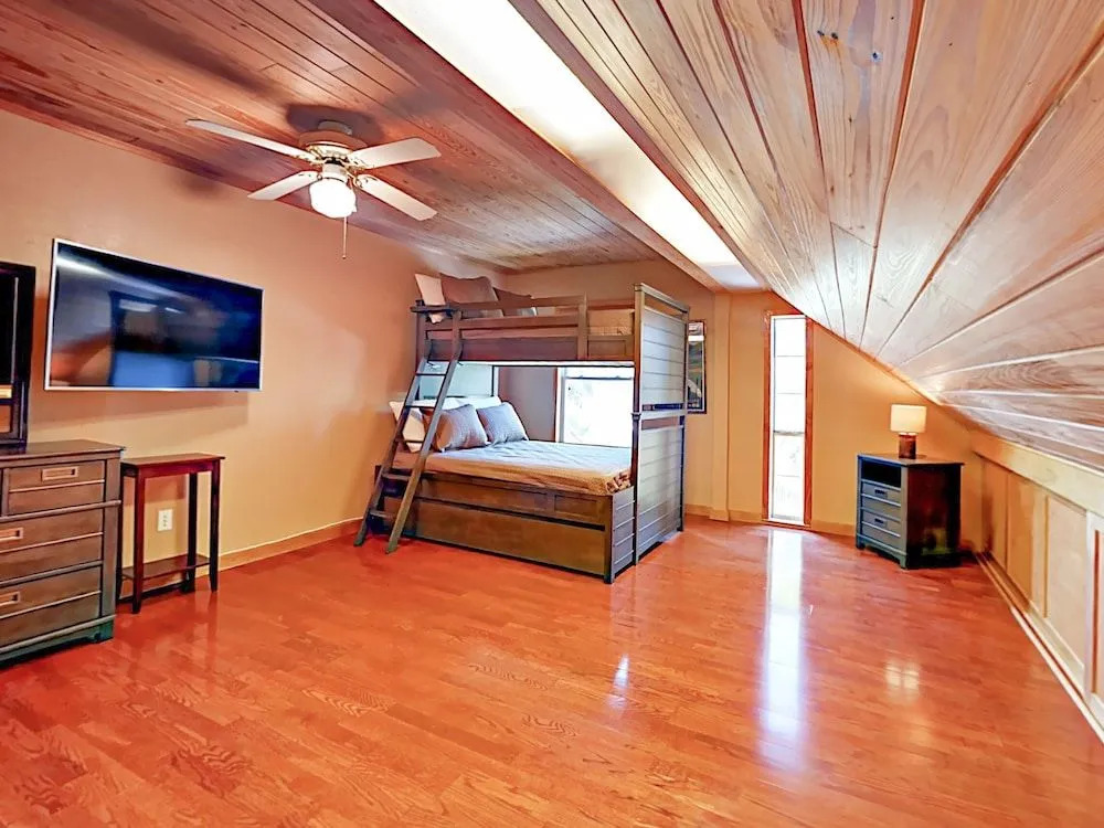 4br W/ Stunning Bay Views - Pool, Boat Slip 4 Bedroom Condo