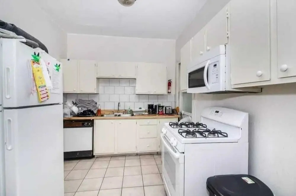 Bedrooms Near Fenway & Downtown Boston