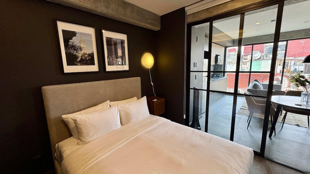 w Tasteful 1BR w Private Balcony in Tabacalera