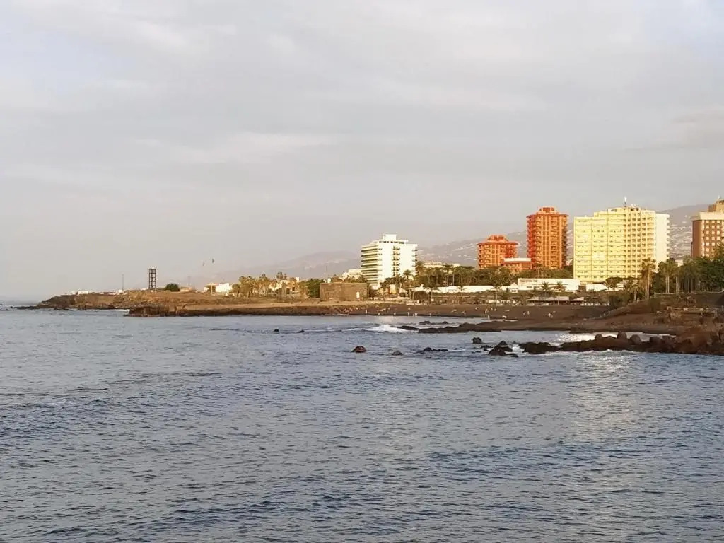 Calle Guajara, 1. Casa Playa Chica