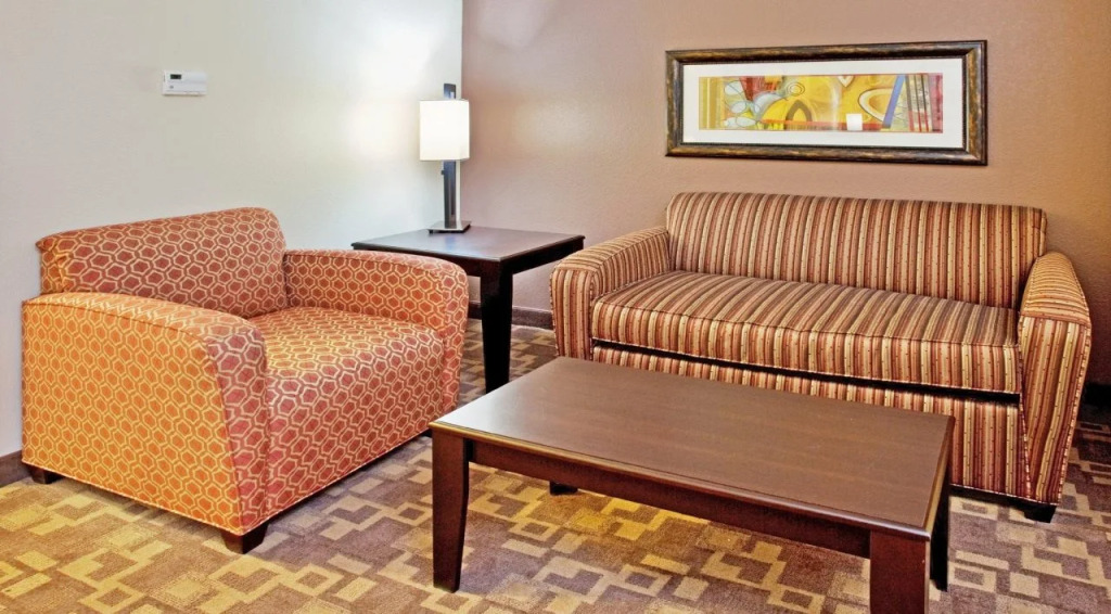 Holiday Inn Express & Suites - Lincoln Downtown by IHG