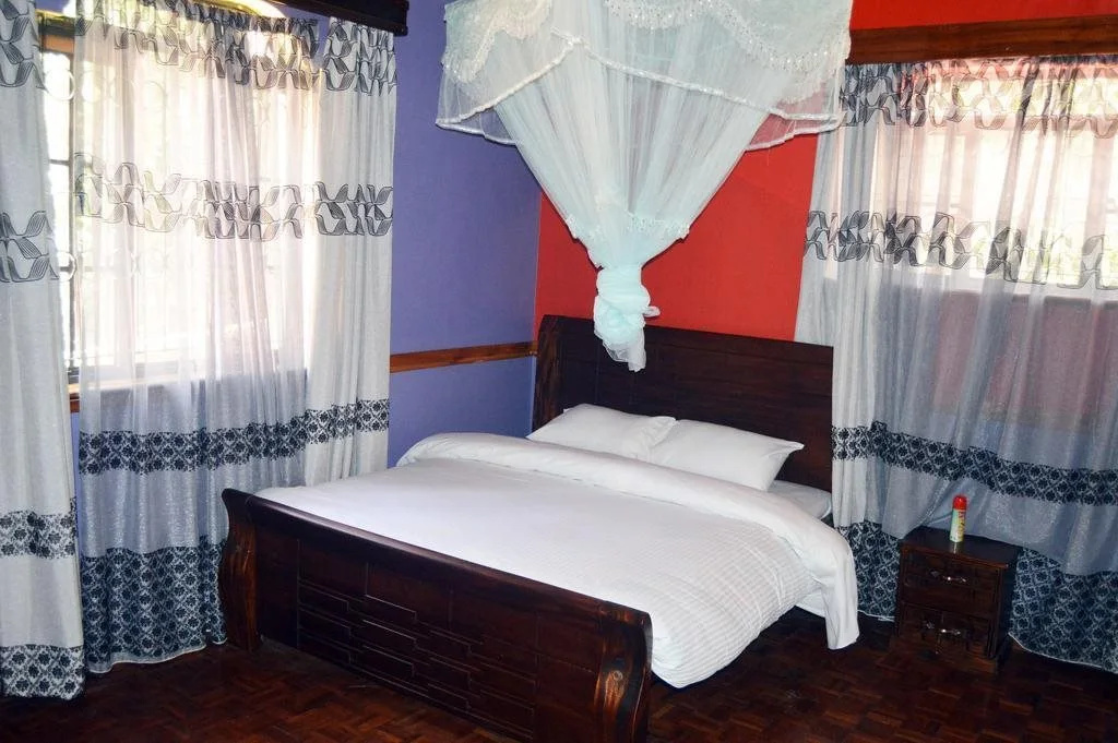Karen Bomas Inn