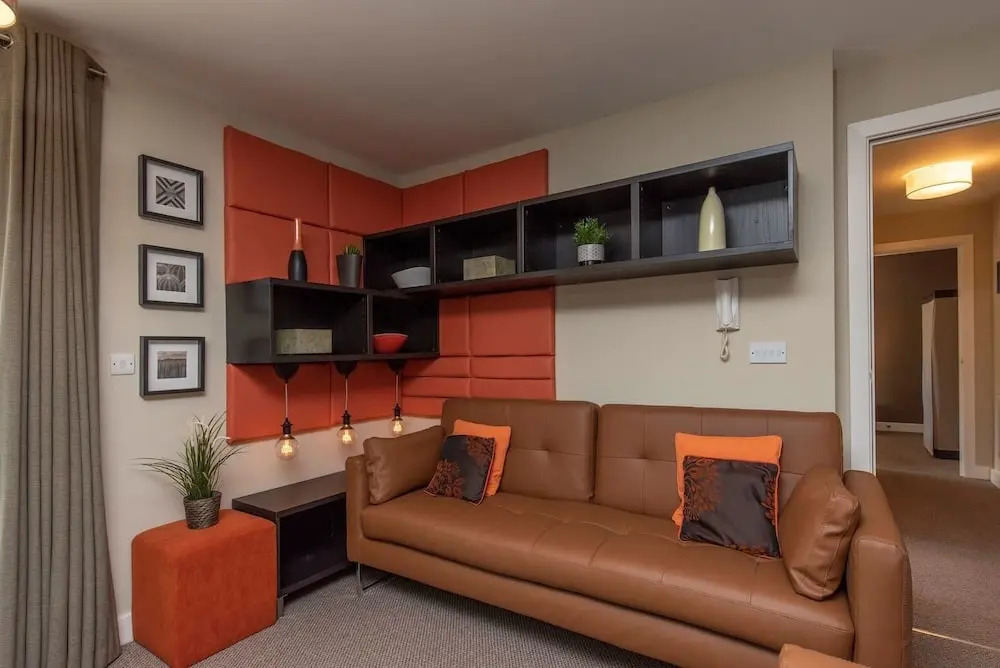 Lovely 2 Bed Flat - Airport/piccadilly Friendly