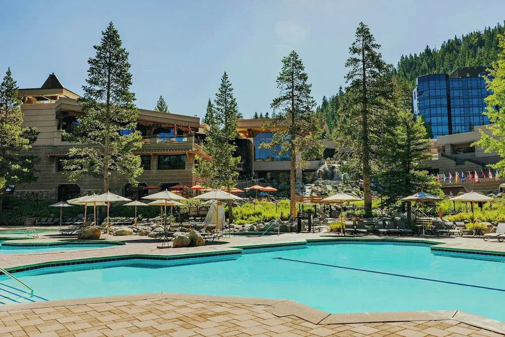 2BR Condo w/ Pool Access, Hot Tub, & ski In/out