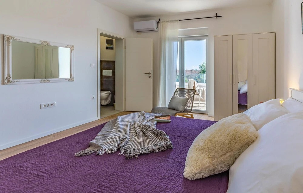 Amazing Home in Medulin With Outdoor Swimming Pool, Wifi and 3 Bedrooms