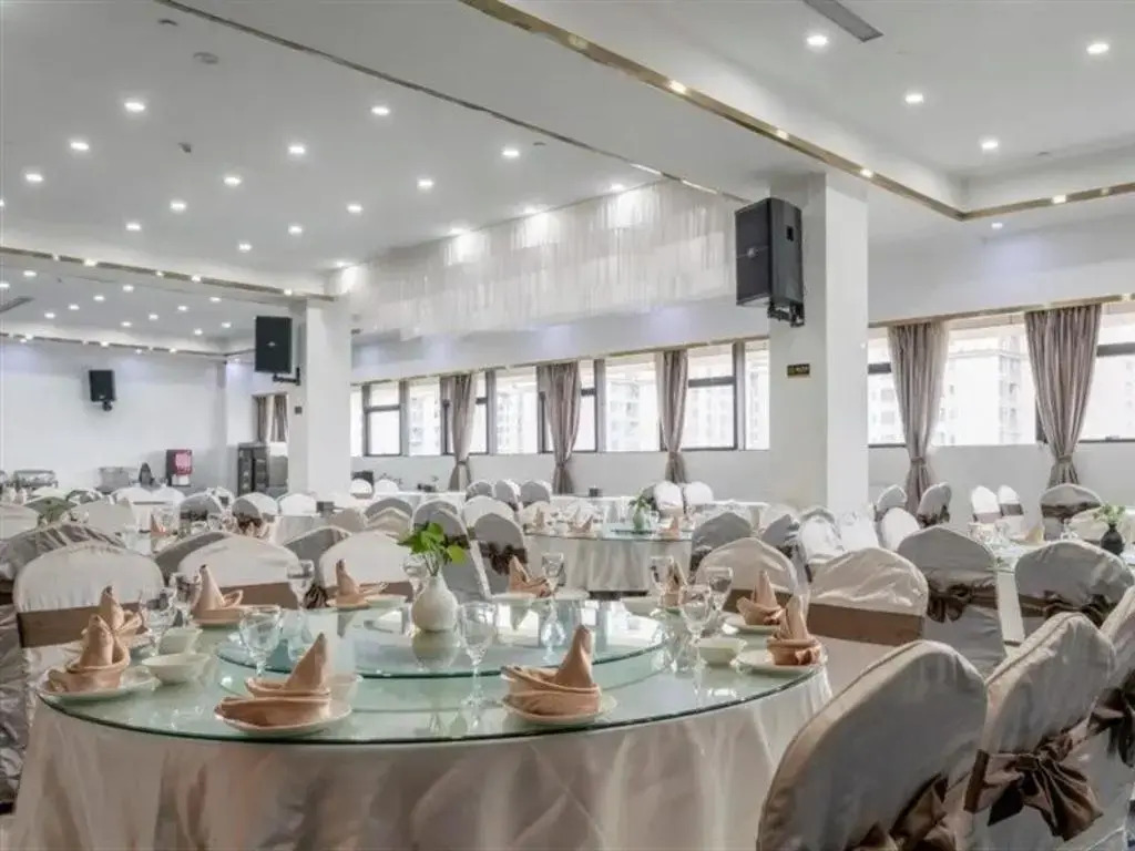 Vienna Hotel Chongqing Changshengqiao Subway Station Branch