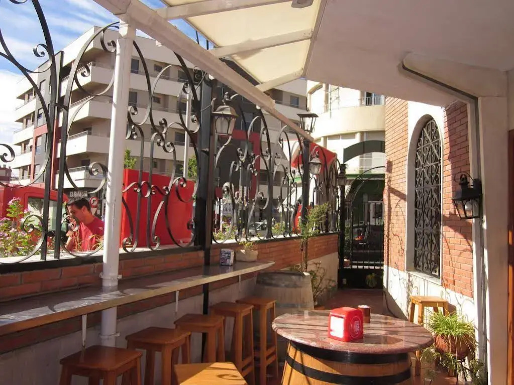 Hostal Tropical
