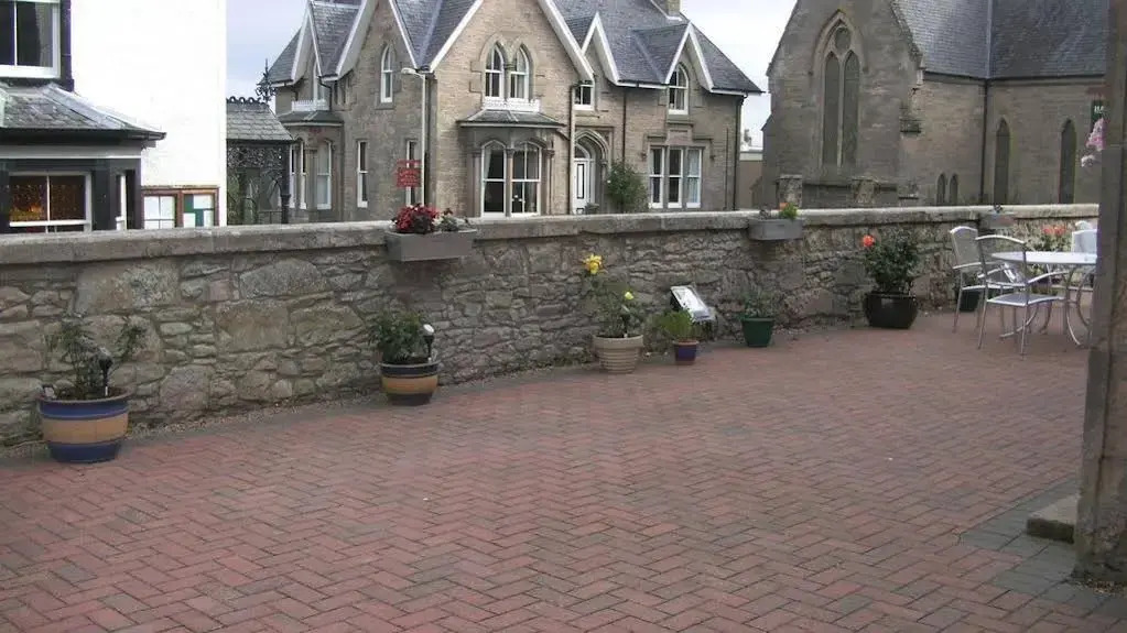 Hay Lodge