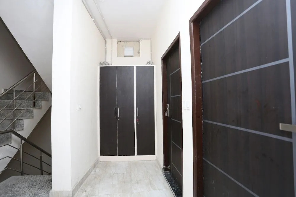 Oyo 28670 Hotel Dev Palace