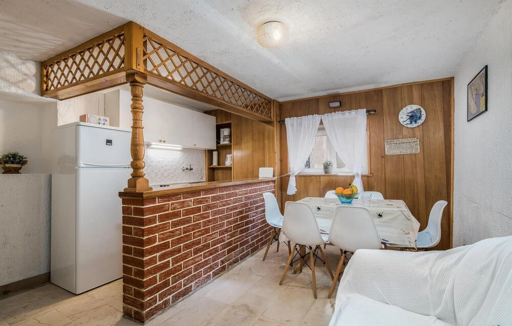 2 Bedroom Gorgeous Home In Baska