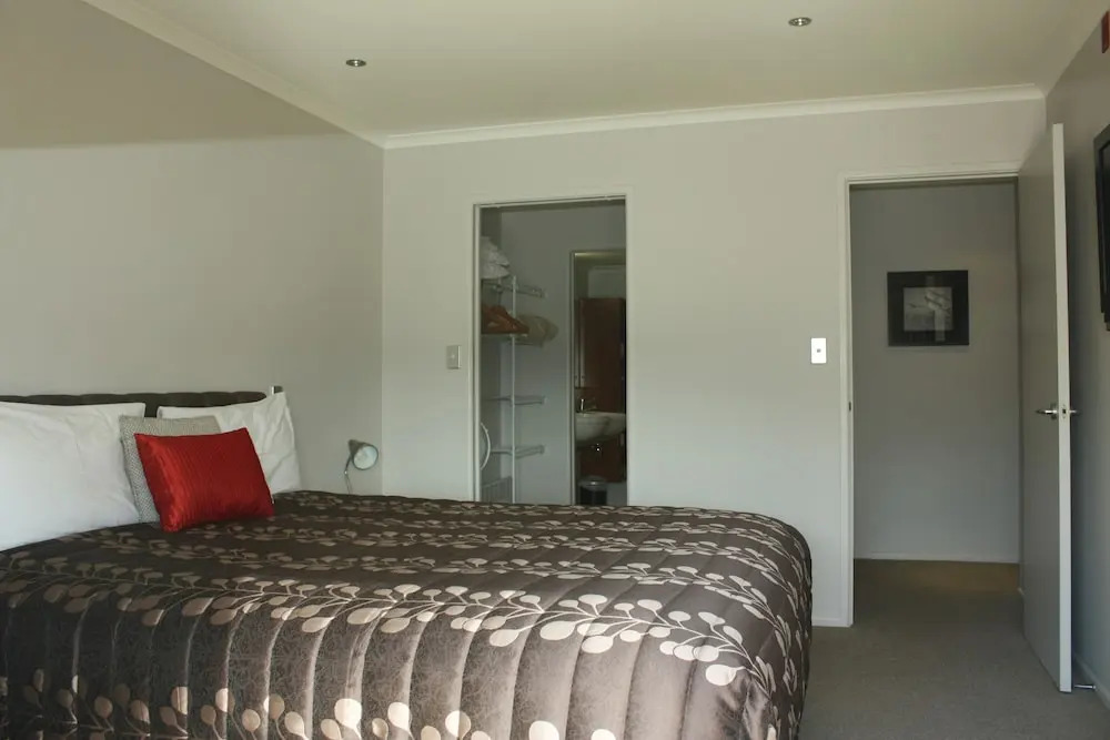 The Reef Beachfront Apartments
