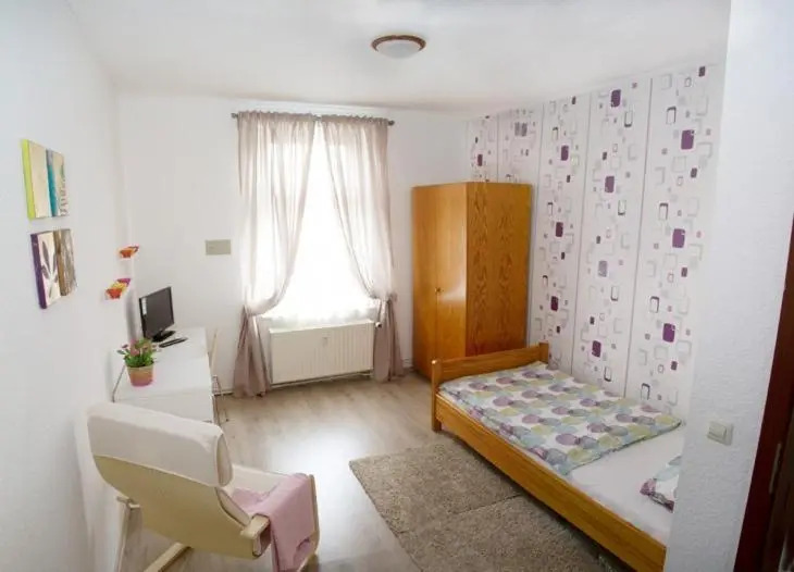 Rael-Boardinghouse