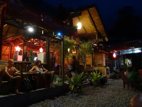 Terimakasih Bar and Guesthouse