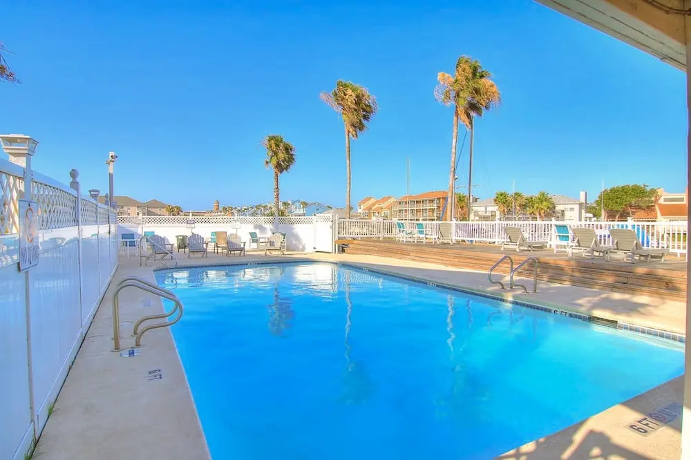 Edgewater Escape 1 Bedroom Condo