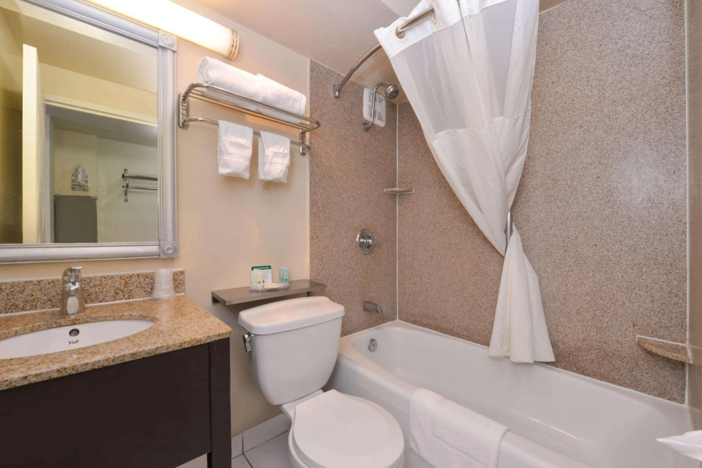Quality Inn & Suites Montebello - Los Angeles