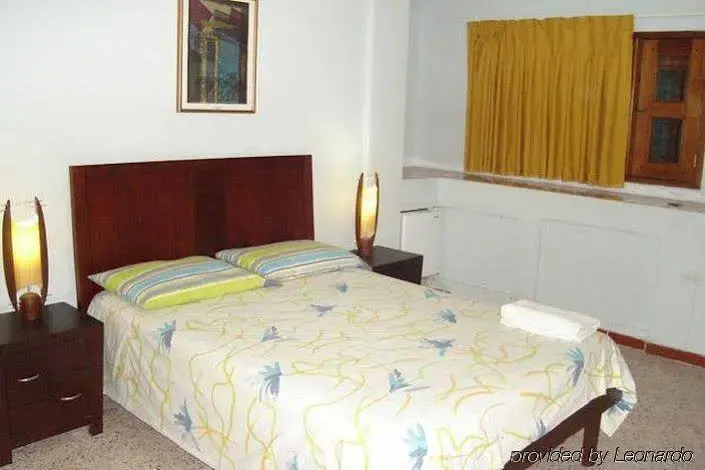 Tom Suites