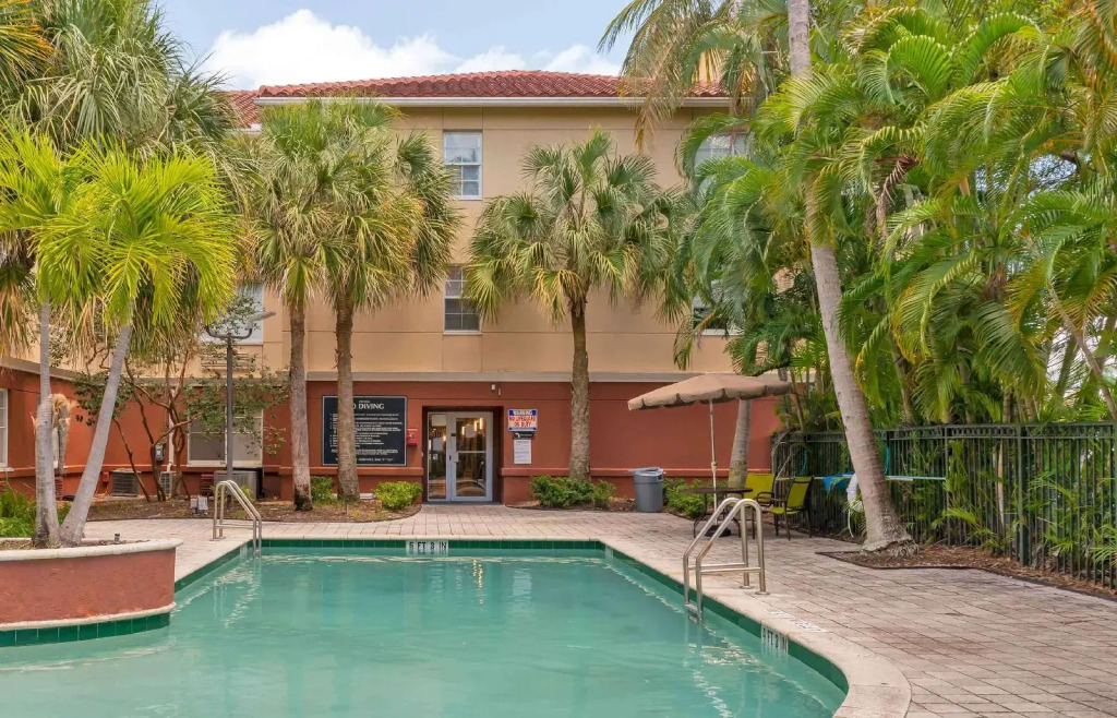 Extended Stay America Premier Suites - Fort Lauderdale - Cypress Creek - Park North