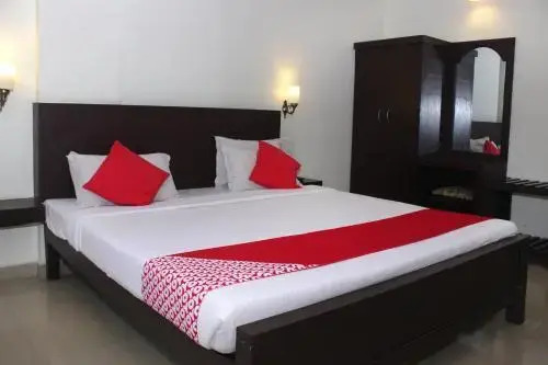 Kallarackal Residency by OYO Rooms