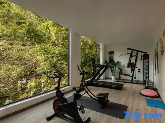Mengyuan RESOR 360° View Hotel: Starry Pool & Hot Spring, Shili Gallery Yulong River