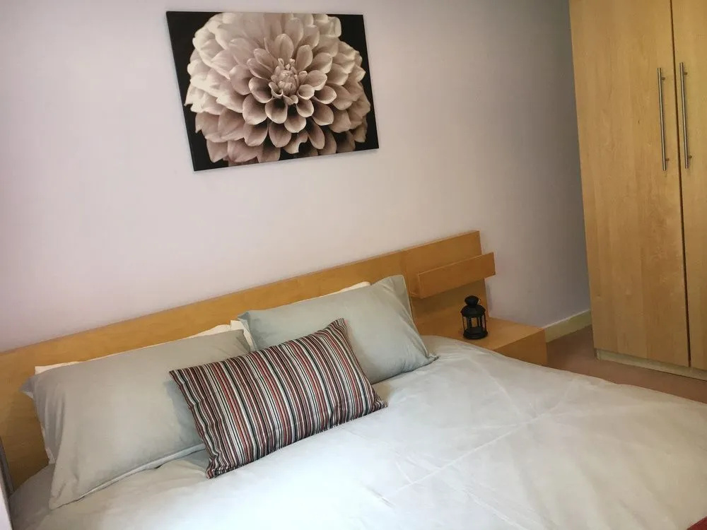 Glasgow Scotstoun Cottage Flat